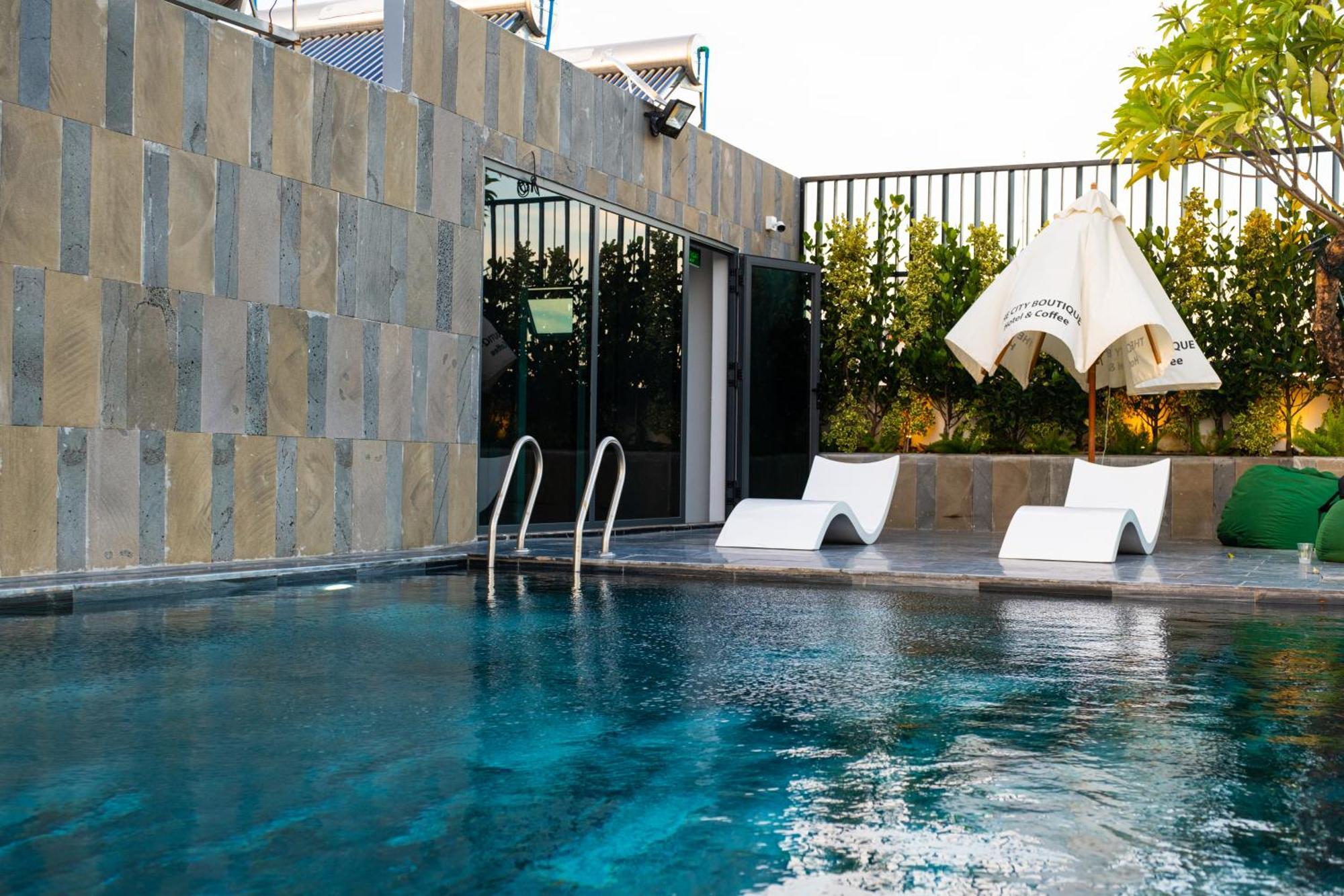 The City Boutique Hotel Бьенхоа Экстерьер фото